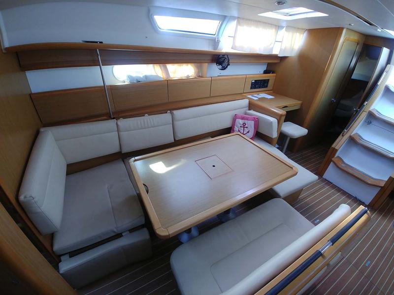 Book yachts online - sailboat - Sun Odyssey 44 i - Beethoven - rent