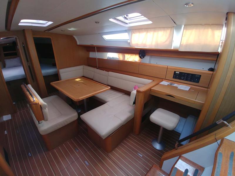 Book yachts online - sailboat - Sun Odyssey 44 i - Beethoven - rent