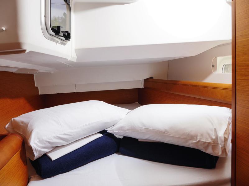 Book yachts online - sailboat - Sun Odyssey 449 - ODESSA - rent