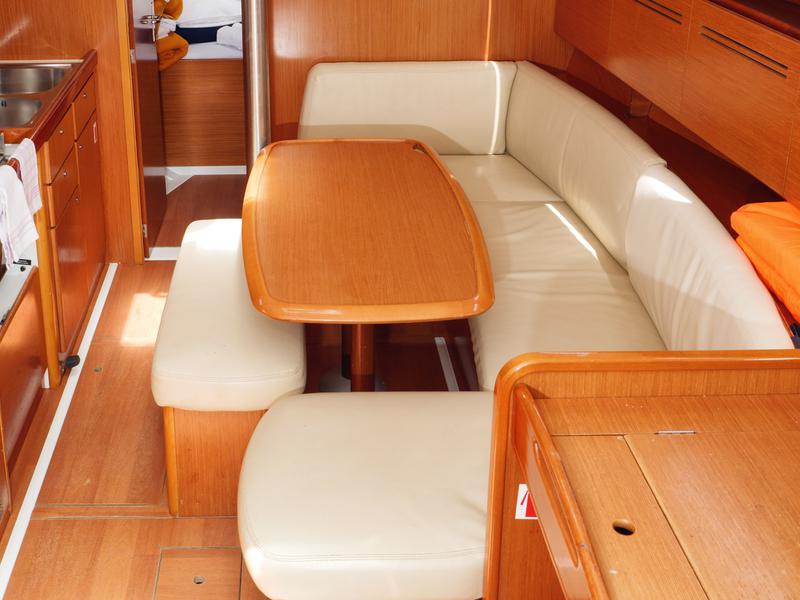 Book yachts online - sailboat - Beneteau Cyclades 39.3 - Patagonia - rent