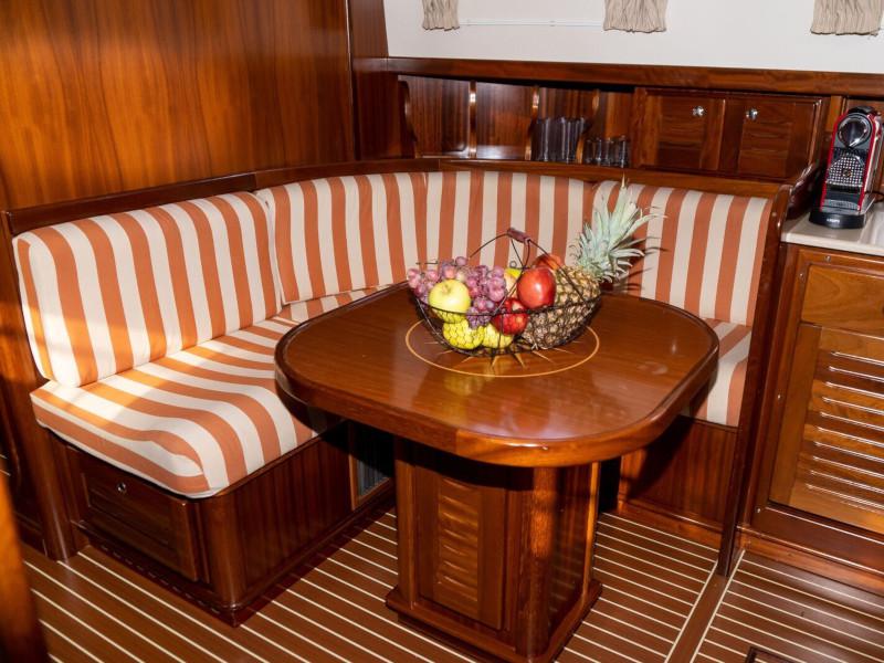 Book yachts online - motorboat - Menorquin 160 FLY - Buccara V - rent