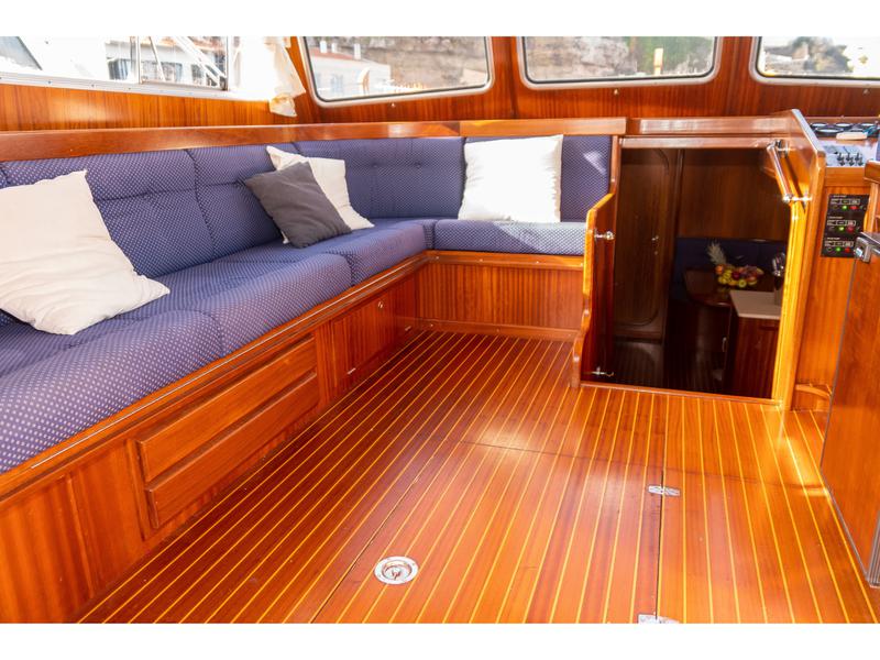 Book yachts online - motorboat - Menorquin 150 - Buccara IX - rent