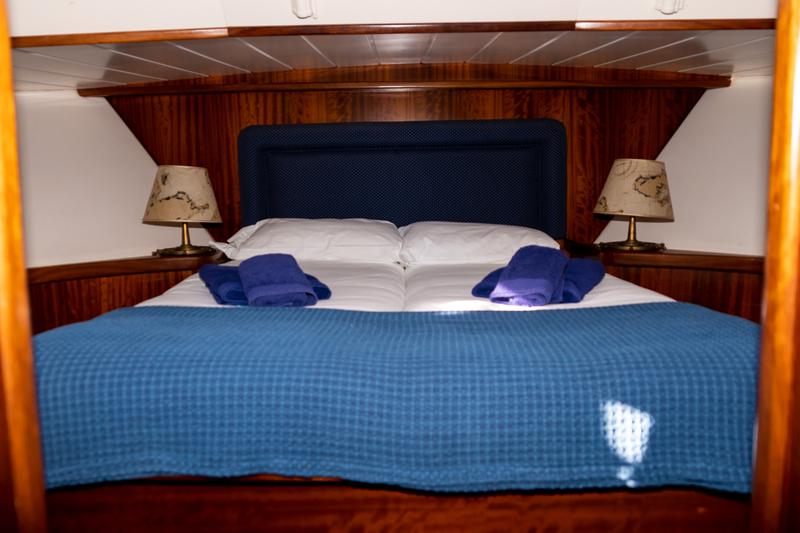 Book yachts online - motorboat - Menorquin 150 - Buccara IX - rent