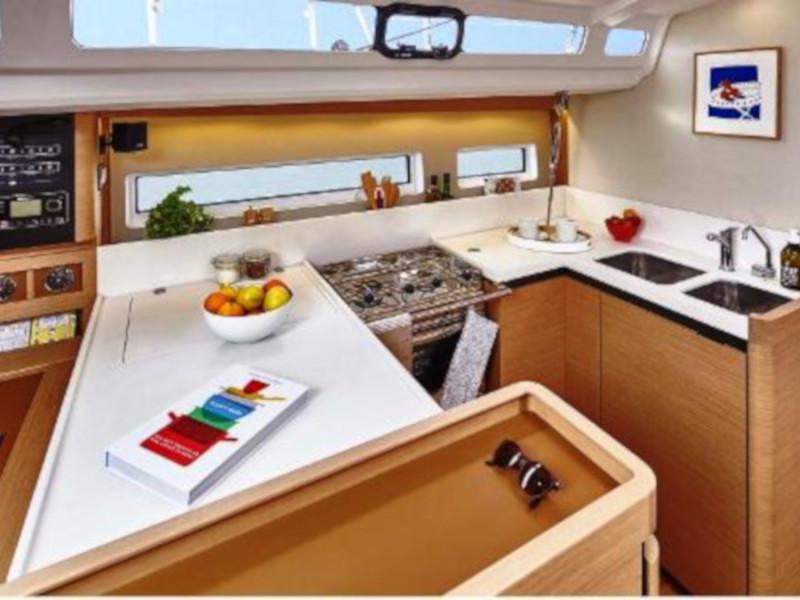 Book yachts online - sailboat - Sun Odyssey 440 - Celene - rent