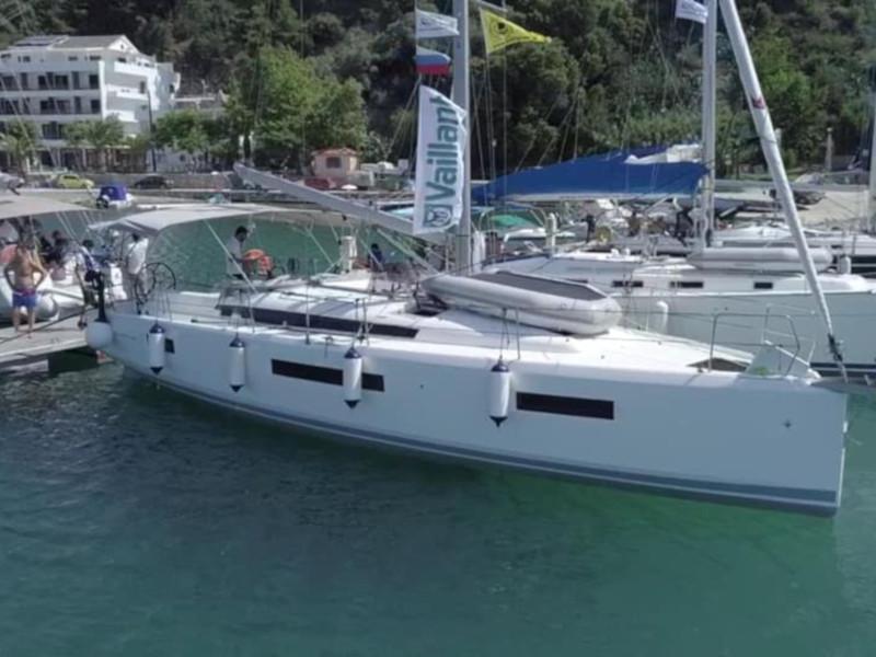 Book yachts online - sailboat - Sun Odyssey 440 - Celene - rent