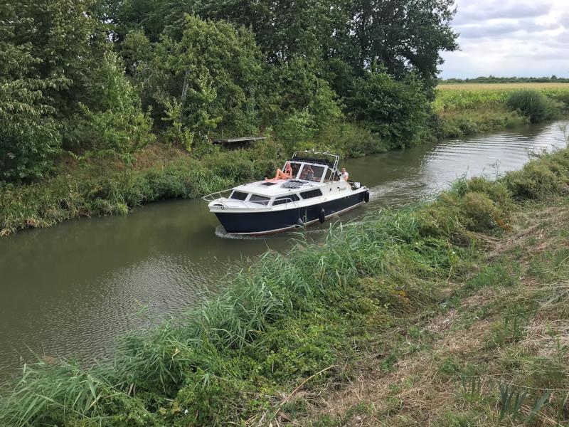 Book yachts online - motorboat - Valkkruiser sport 850 - Borealis - rent