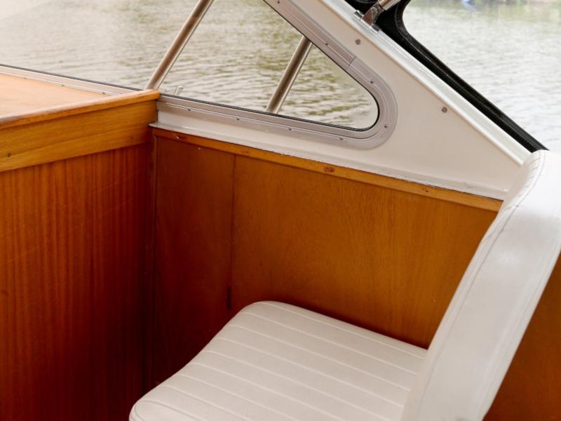 Book yachts online - motorboat - Valkkruiser sport 850 - Borealis - rent