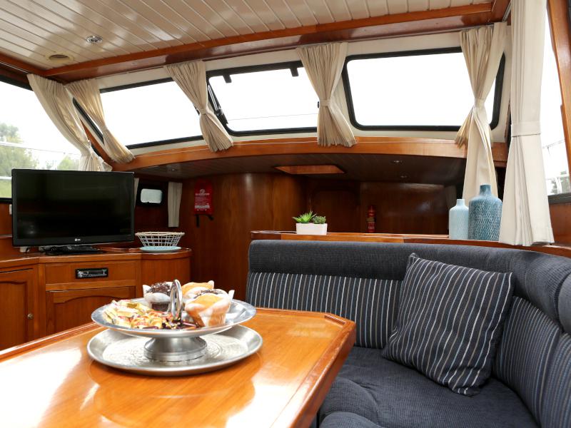 Book yachts online - motorboat - Valkkruiser 1300 content - Geminus - rent