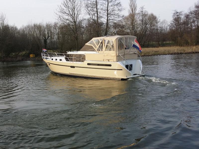 Book yachts online - motorboat - Valkkruiser 1300 content - Geminus - rent
