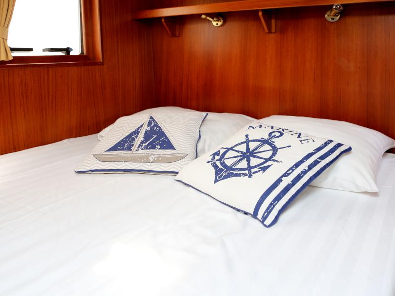 Book yachts online - motorboat - Valk Voyager 1400 - Calypso - rent