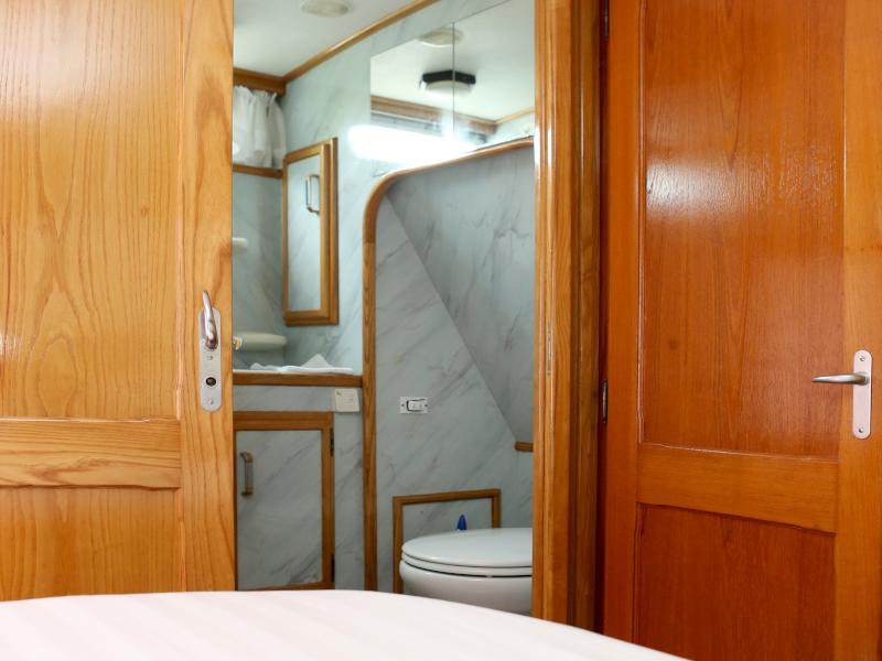 Book yachts online - motorboat - Pedro Solano 33 - Callisto - rent