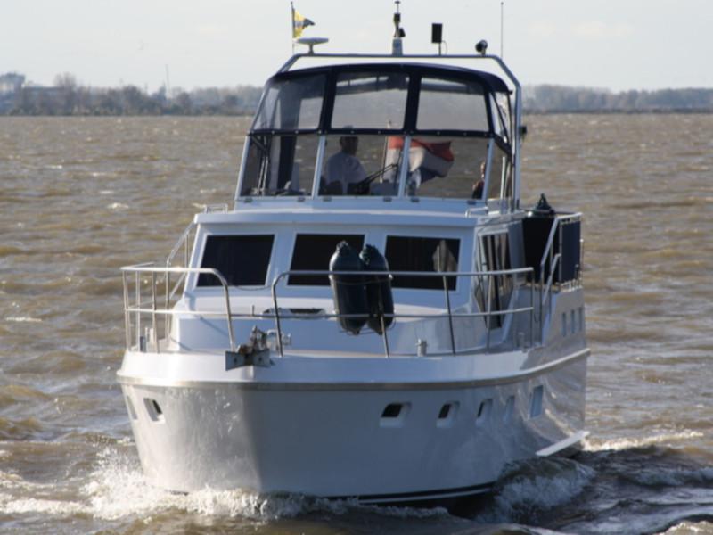 Book yachts online - motorboat - Renal 40 - Majoris - rent
