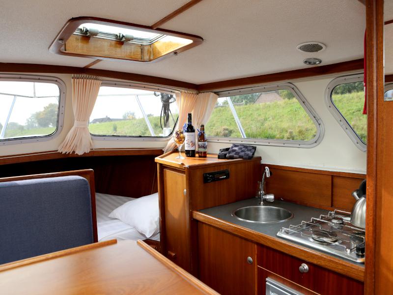 Book yachts online - motorboat - Pedro 800 - Austalis - rent