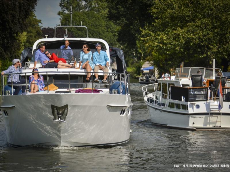 Book yachts online - motorboat - Pacific Allure 155 - Royal - rent