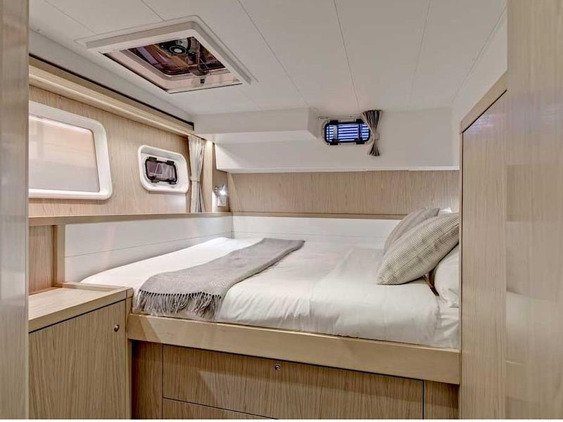 Book yachts online - catamaran - Lagoon 39 - Le Grand Bleu - rent