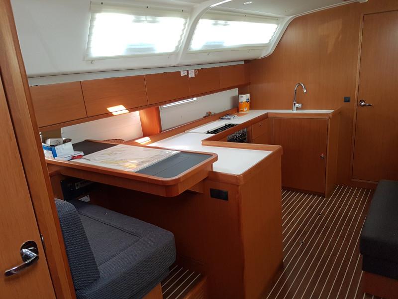 Book yachts online - sailboat - Bavaria Cruiser 51 - Vickan - rent