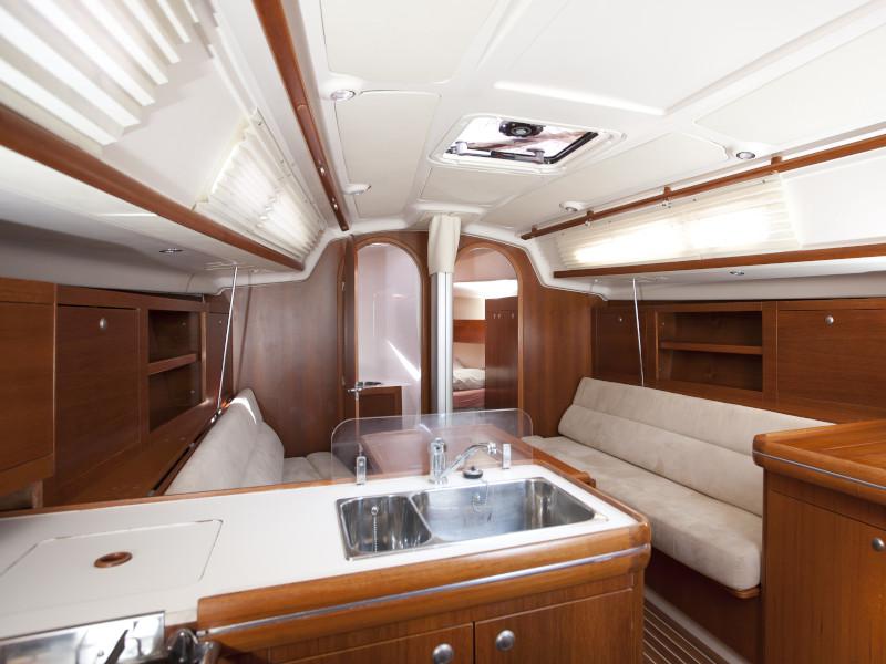 Book yachts online - sailboat - Salona 37 - Red Zeppelin - rent