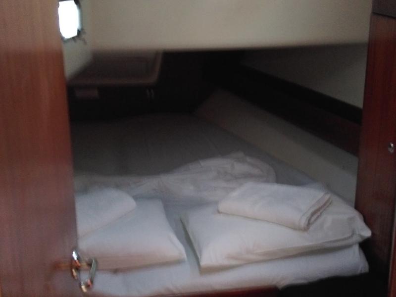 Book yachts online - sailboat - Bavaria 44 - Mesaoria - rent
