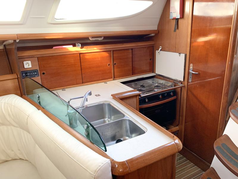 Book yachts online - sailboat - Sun Odyssey 35 - Amfitriti - rent