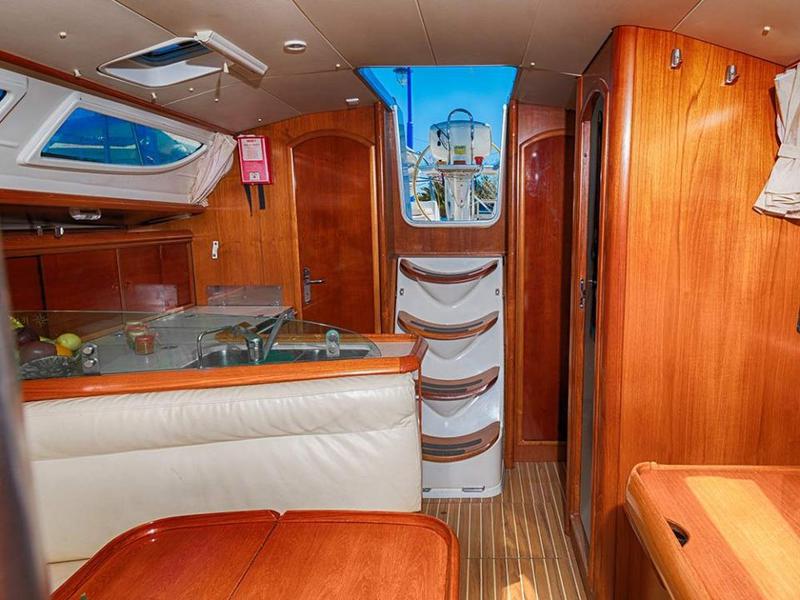 Book yachts online - sailboat - Sun Odyssey 35 - Amfitriti - rent