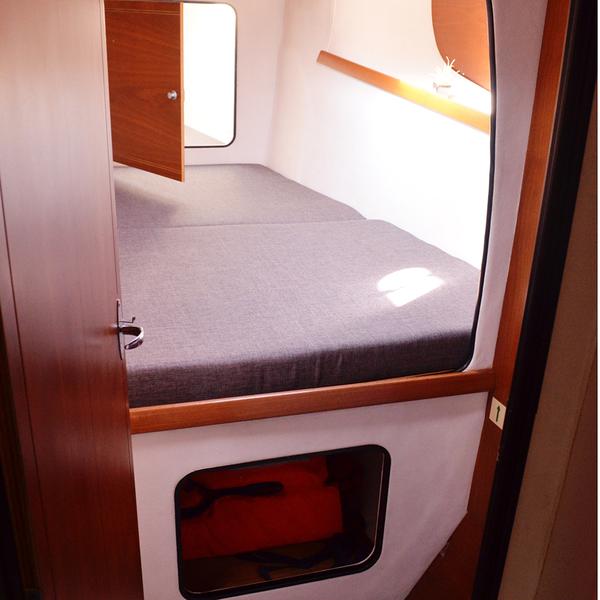 Book yachts online - catamaran - Athena 38 - North Cat I / with solar panels, extra batteries &amp; fishfinder - rent