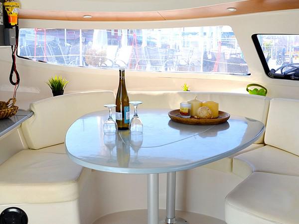 Book yachts online - catamaran - Athena 38 - North Cat I / with solar panels, extra batteries &amp; fishfinder - rent