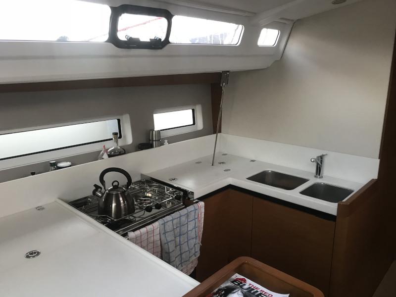Book yachts online - sailboat - Sun Odyssey 440 - Rebelezza - rent