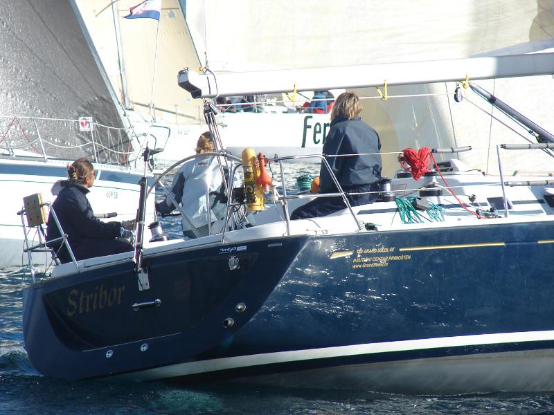 Book yachts online - sailboat - Grand Soleil 40 R - STRIBOR - rent