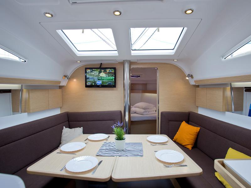 Book yachts online - sailboat - Elan 394 Impression - TIME OUT - rent