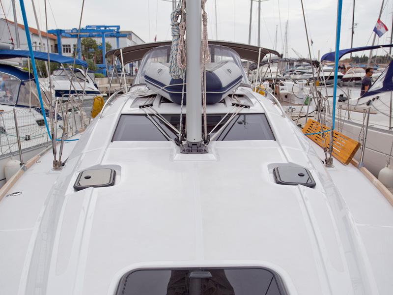 Book yachts online - sailboat - Elan 394 Impression - TIME OUT - rent