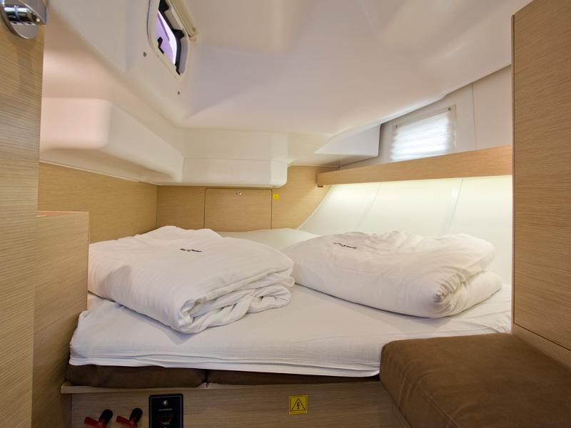 Book yachts online - sailboat - Elan 394 Impression - TIME OUT - rent