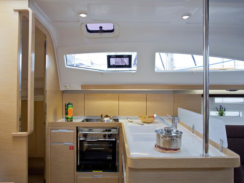 Book yachts online - sailboat - Elan 394 Impression - TIME OUT - rent