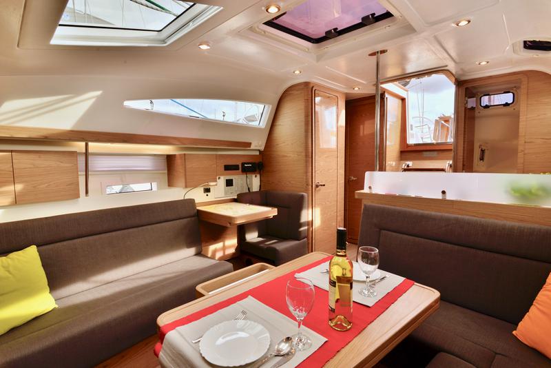 Book yachts online - sailboat - Elan 40 Impression - HULK - rent