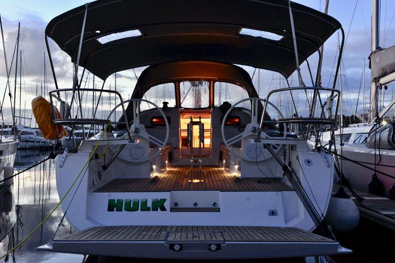 Book yachts online - sailboat - Elan 40 Impression - HULK - rent