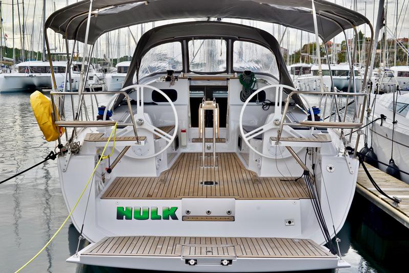 Book yachts online - sailboat - Elan 40 Impression - HULK - rent