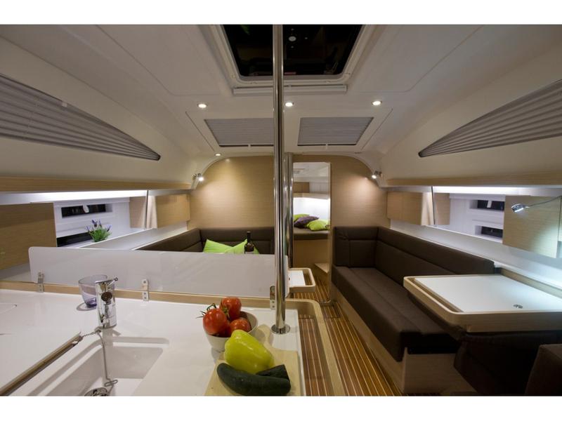 Book yachts online - sailboat - Elan 40 Impression - PETRA - rent