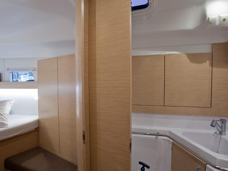 Book yachts online - sailboat - Elan 45 Impression - LIYA - rent