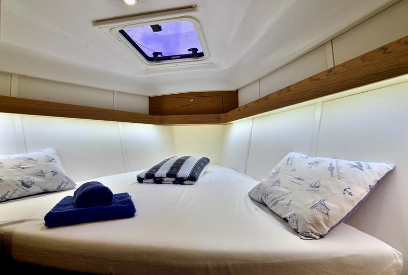 Book yachts online - sailboat - Elan 40 Impression - IRON MAN - rent