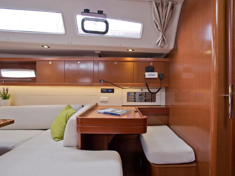 Book yachts online - sailboat - Oceanis 50 Family - MALI MATKO - rent