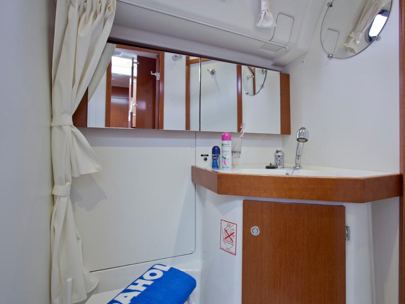 Book yachts online - sailboat - Oceanis 50 Family - MALI MATKO - rent