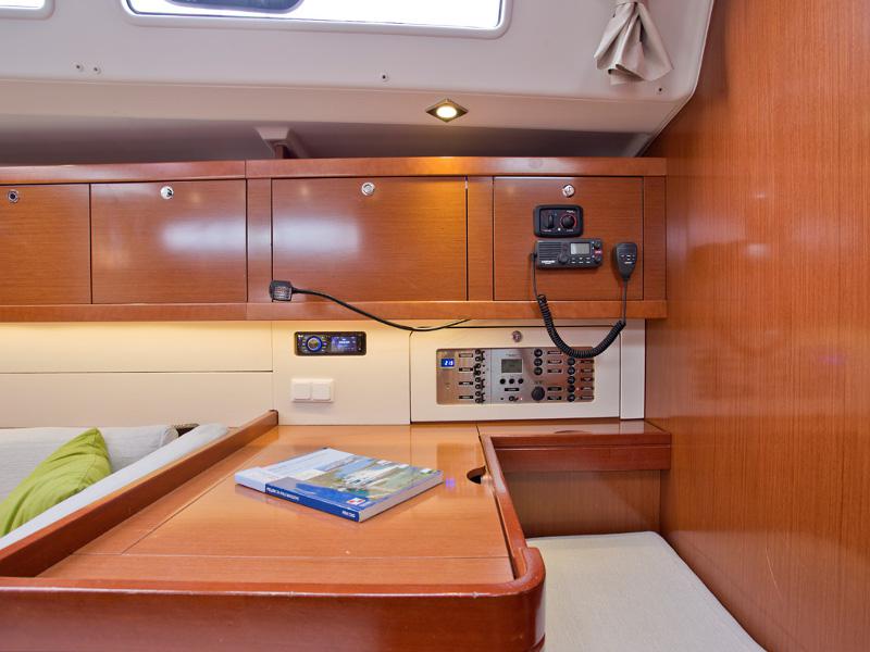 Book yachts online - sailboat - Oceanis 50 Family - MALI MATKO - rent