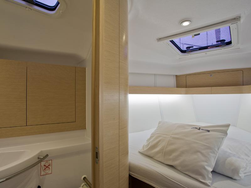 Book yachts online - sailboat - Elan 394 Impression - ESCAPE - rent