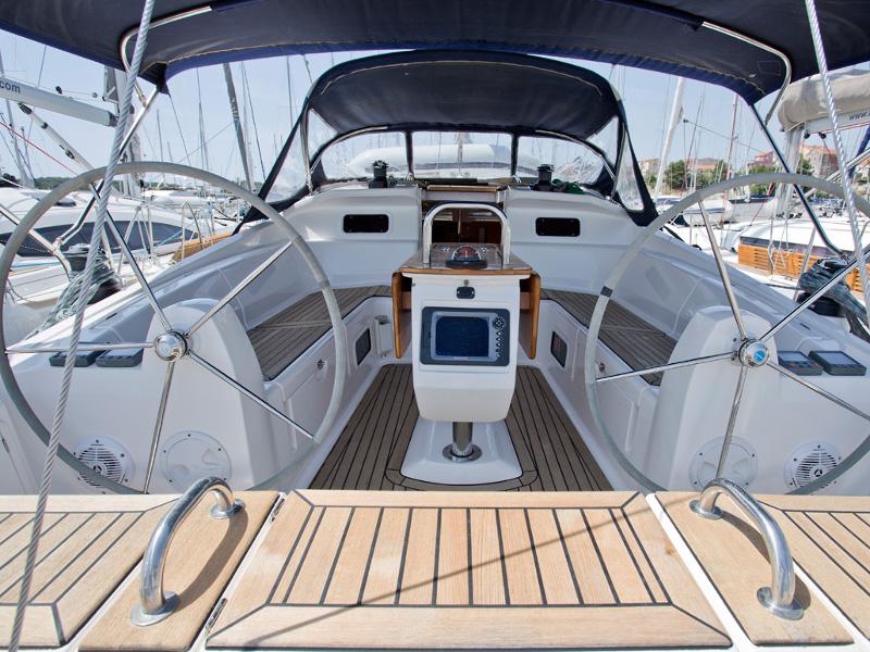 Book yachts online - sailboat - Elan 434 Impression - EMA BLUE - rent