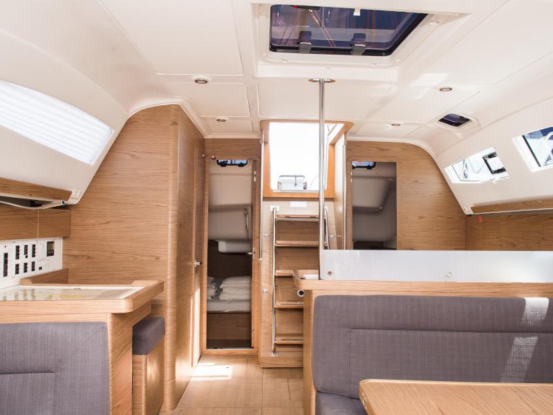 Book yachts online - sailboat - Elan 45 Impression - LUCIKA - rent