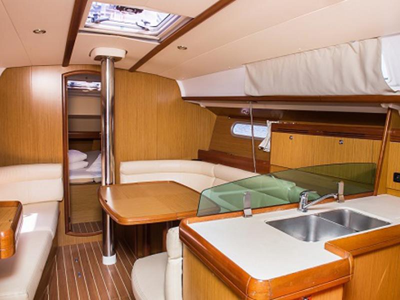 Book yachts online - sailboat - Sun Odyssey 39i - LEDA - rent