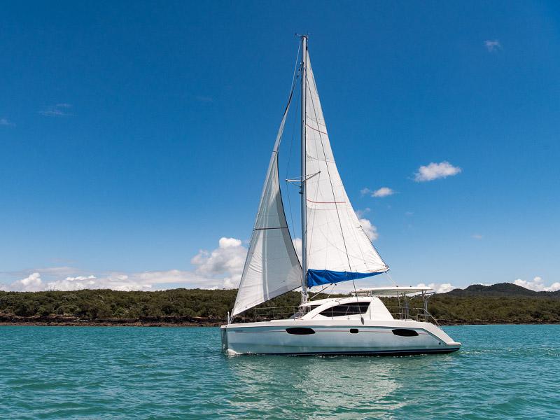 Book yachts online - catamaran - Leopard 384 - Miriam - rent