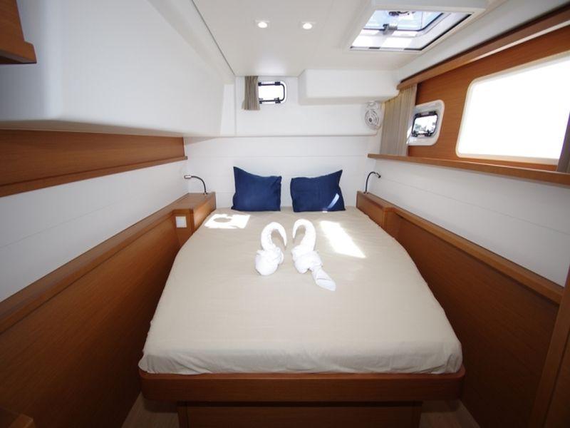 Book yachts online - catamaran - Lagoon 450  Flybridge - Marisol - rent