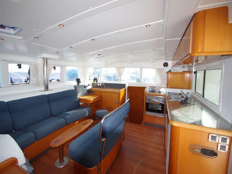 Book yachts online - catamaran - Lagoon 440 - Victoria - rent