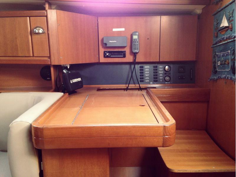 Book yachts online - sailboat - Dufour 385 - Isabella - rent