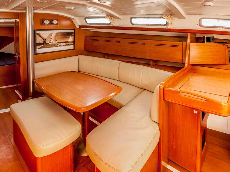 Book yachts online - sailboat - Cyclades 39.3 - Spicy - rent